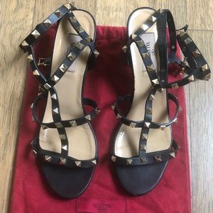 Valentino Garavani Rockstud Block Heel Sandals